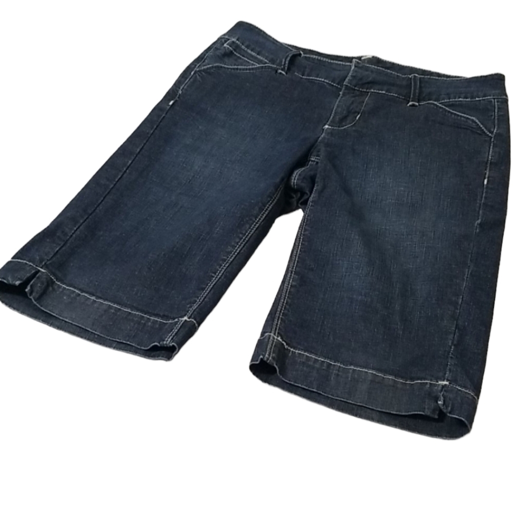 Noir Shorts